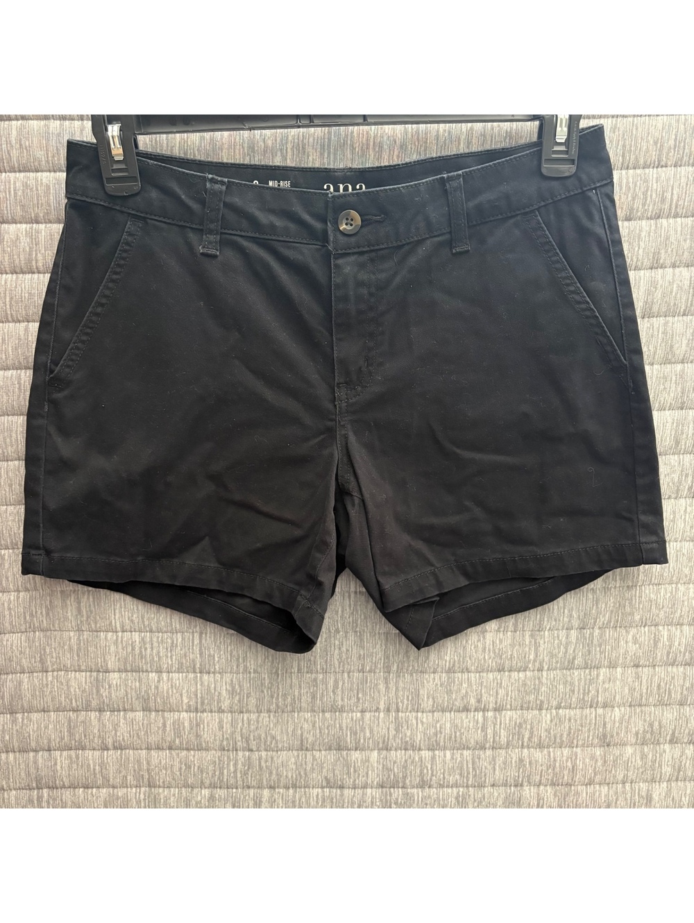 a.n.a. Black Chino Mid Rise Midi Shorts Size 6 Summer 5" Inseam